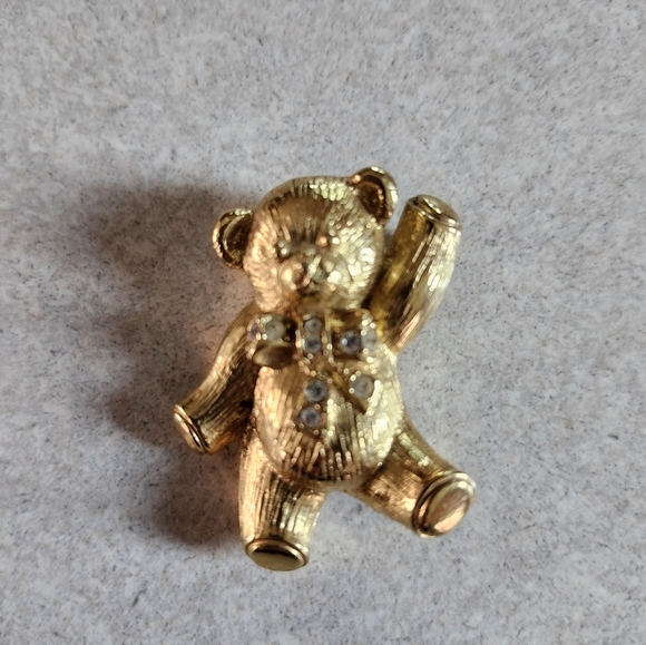 Jewelry - Charming Gold Bear Pendant